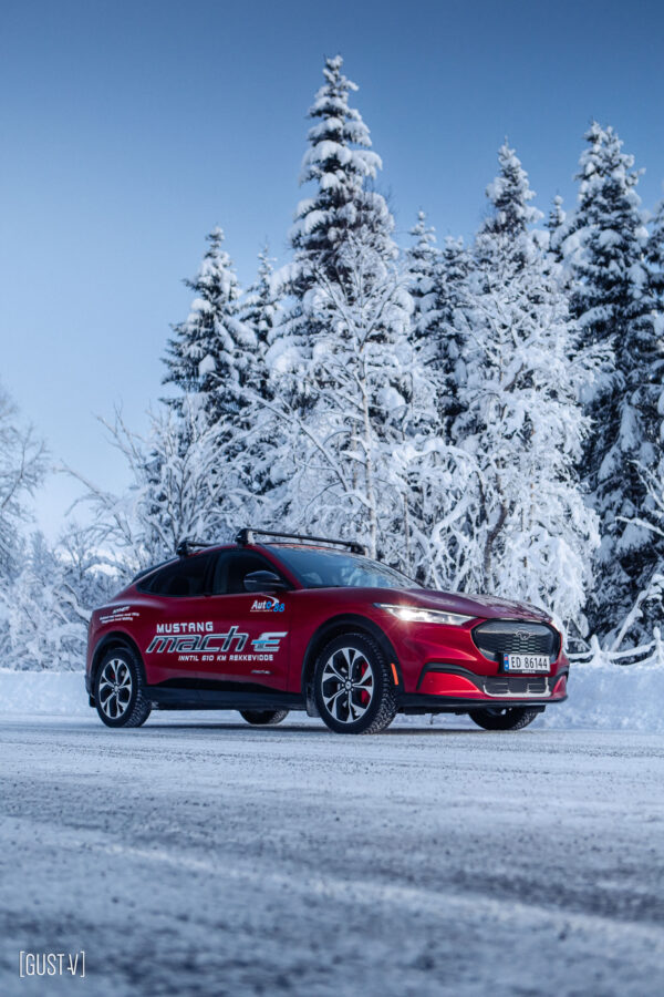 Ford Mustang Mach E i minus 18C i Norge