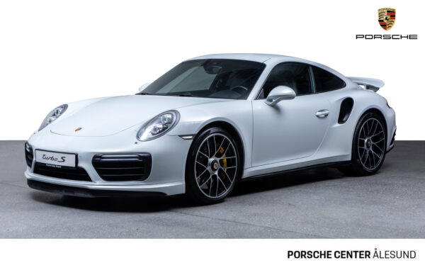 Porsche 911 Turbo S, Porsche center, luksusbil fotografering